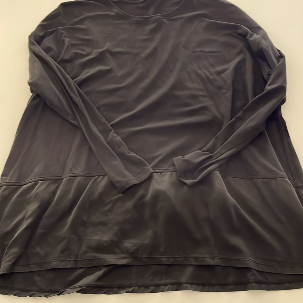 Lululemon flowing top
